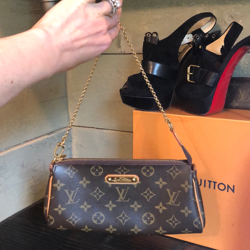 Louis Vuitton Eva Monogram Pochette